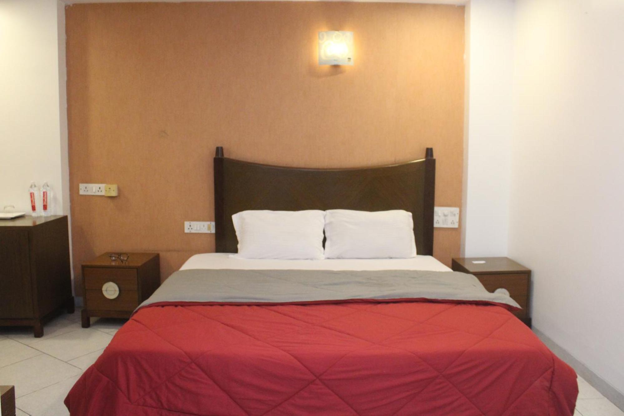 Hotel Western Court Boisar Exterior foto